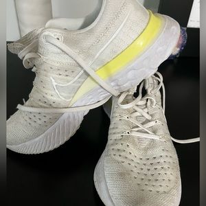 White Nike react women’s